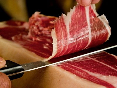 NOS UNIMOS A LA ASOCIACION DE CORTADORES DE JAMON DE EUSKADI